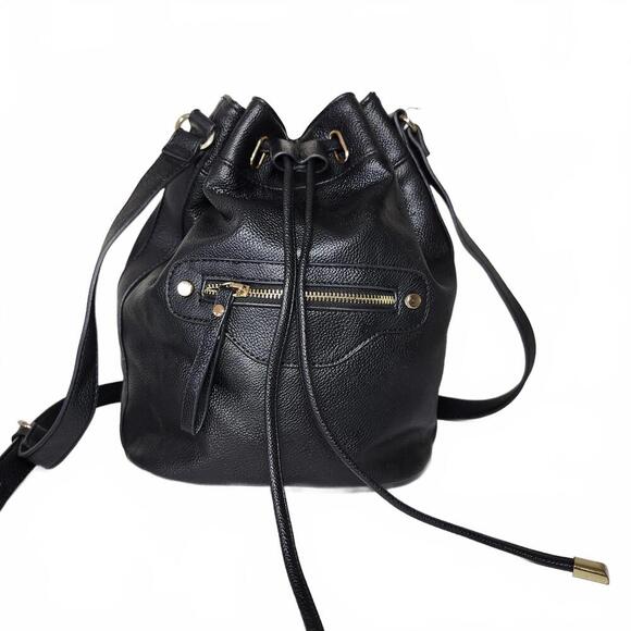 Forever 21 Black Leather Bucket Bag with Adjustable Strap - Picture 1 of 9